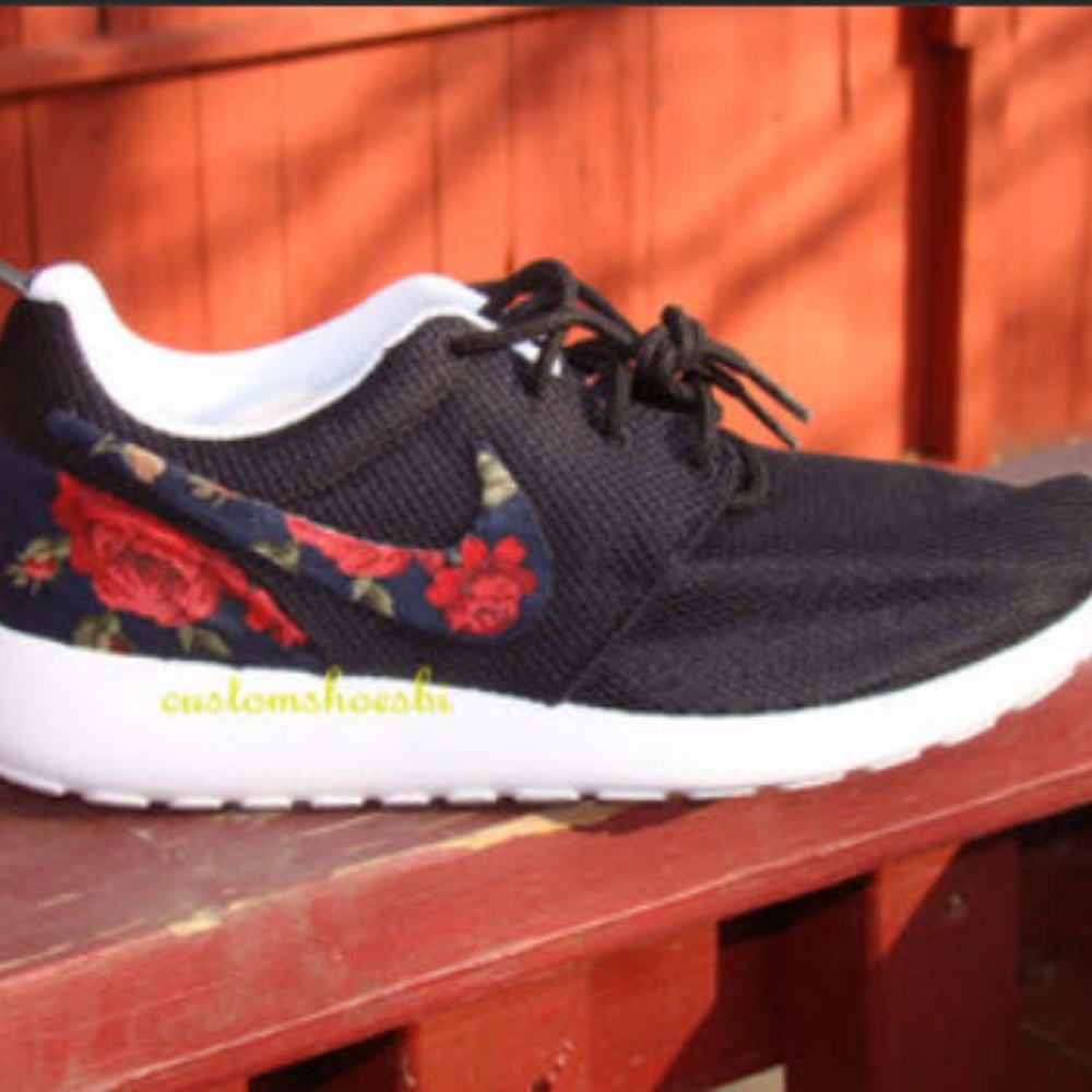 Red Navy Floral Black Nike Roshes