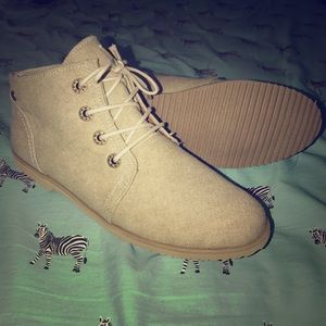 bnwot bearpaw booties