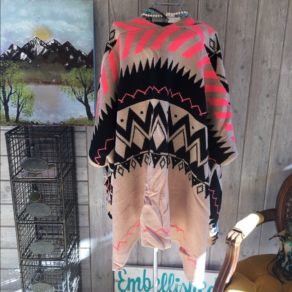 Plus size one fit poncho cardigan tribal print - Picture 2 of 3