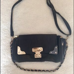Black crossover bag with gold details