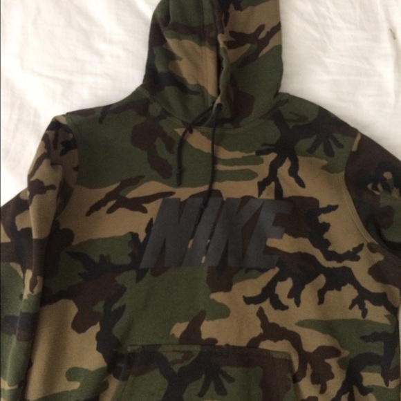 Nike camo hoodie