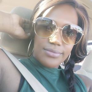 Meet your Posher, Lanasia