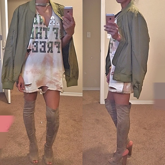 LF Tops - ✨SALE -- Distressed Tee