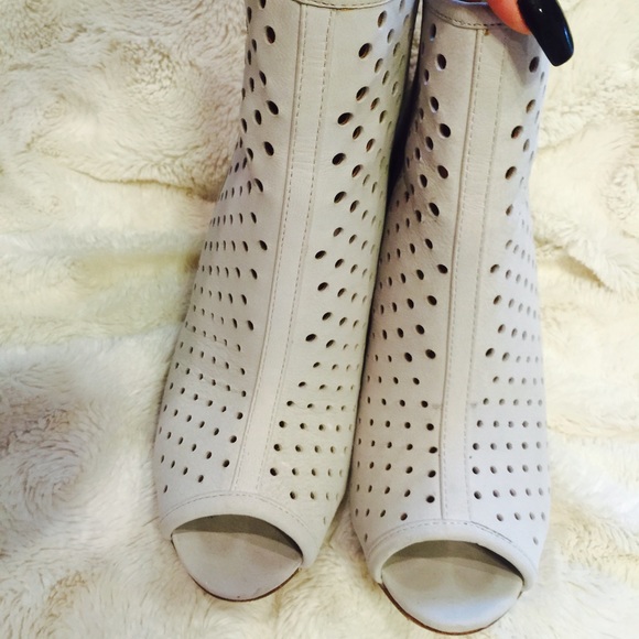 Rebecca Minkoff Grey FAB Wedges 👑 - Picture 3 of 4