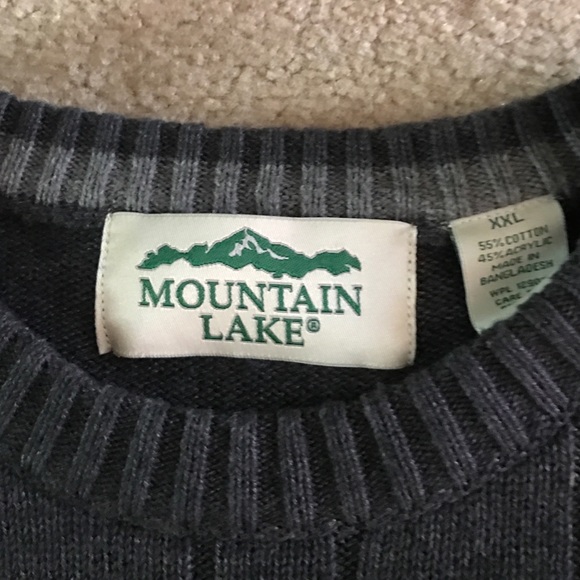 Sweet sweater! - Picture 2 of 3