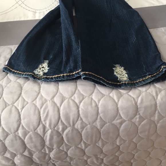 L.A. Idol Destructed Jeans - Picture 3 of 3