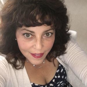 Meet your Posher, Mia