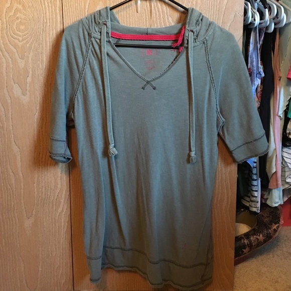 Faded green sweater - Picture 1 of 3