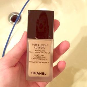 Chanel Perfection Lumiere Tent Fluide