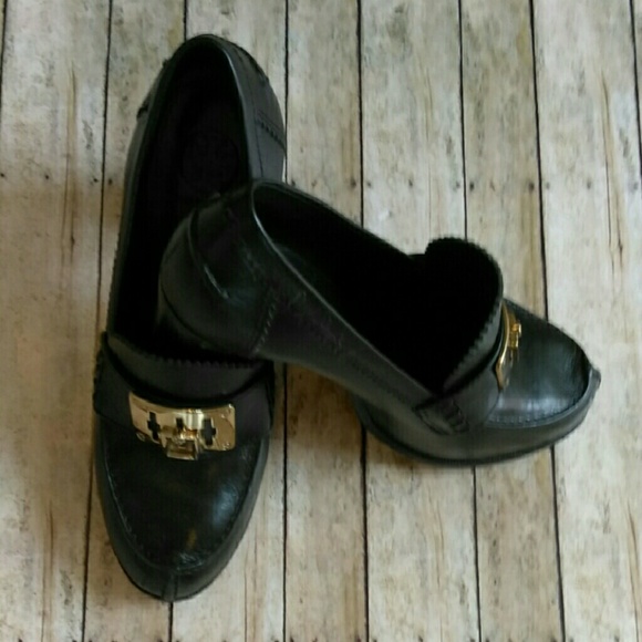 SOLD Host Pick Tory Burch Leather HOWIE Pumps - Picture 2 of 3