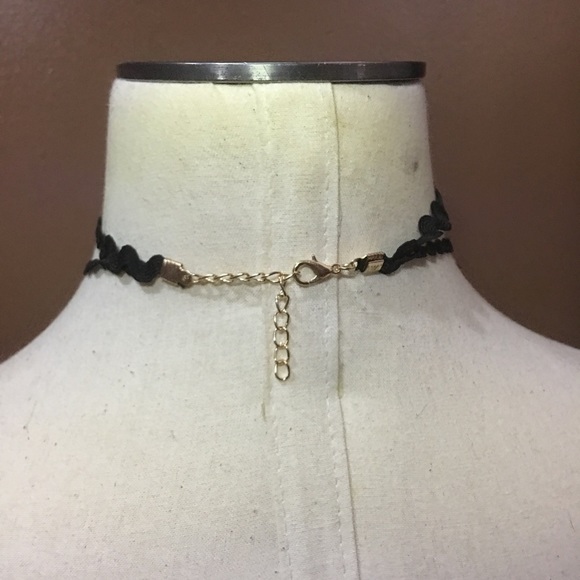 (T3) Black Choker Necklace - Picture 3 of 4