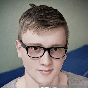 Meet your Posher, Davis