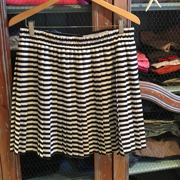 BCBG black and white stripe skirt - Picture 3 of 3