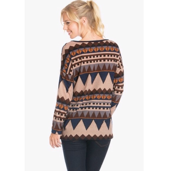 ⏳LAST ONE⏳Navajo Button Print Top - Picture 3 of 5