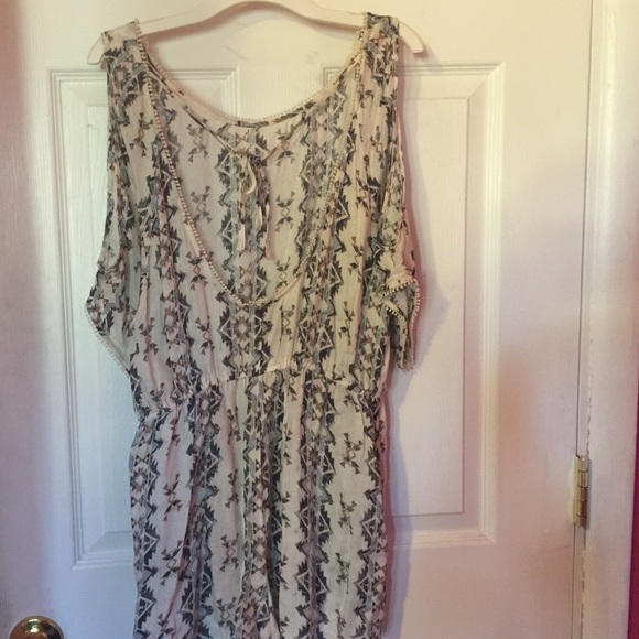 Romper - Picture 2 of 2