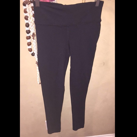 black yoga/workout leggings