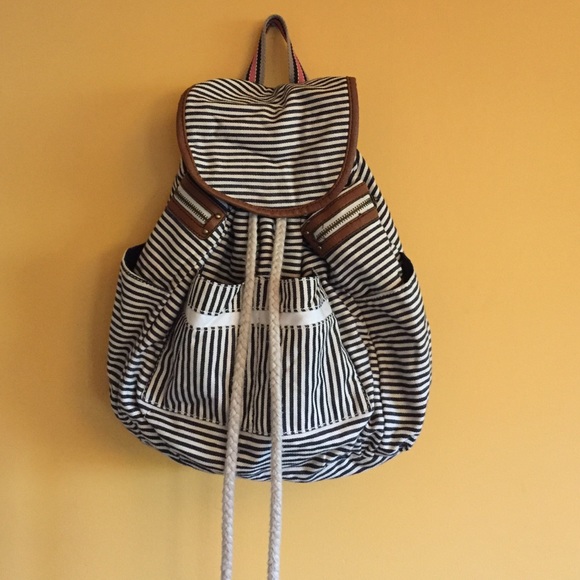 Backpack - Picture 2 of 4