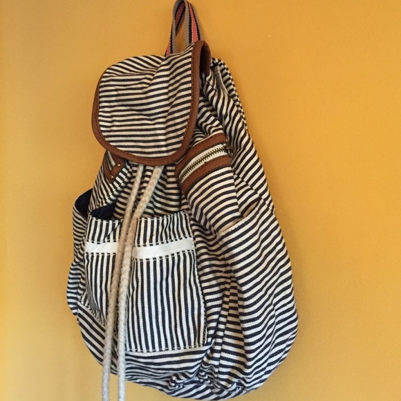 Backpack - Picture 3 of 4