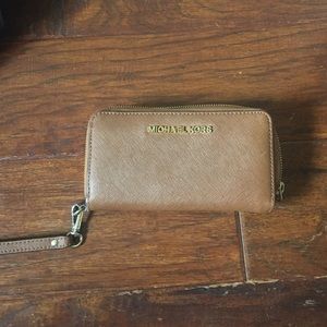 Michael Kors tech wallet
