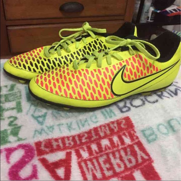Nike magista soccer cleats
