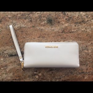 Michael Kors Jet Set Travel Continental Wallet