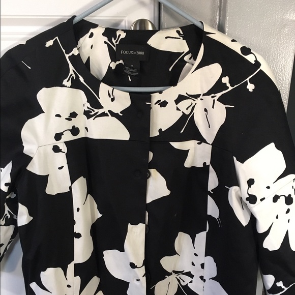 Light Spring coat - Picture 3 of 3