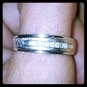 Taking to pawn shop tom! Men's diamond wed band