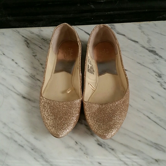 Gold pointed toe glitter flats