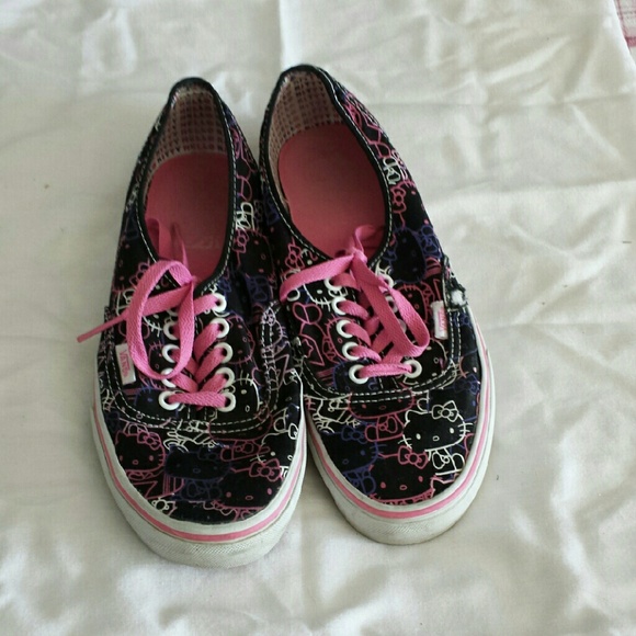 Van's Black and pink cat pattern