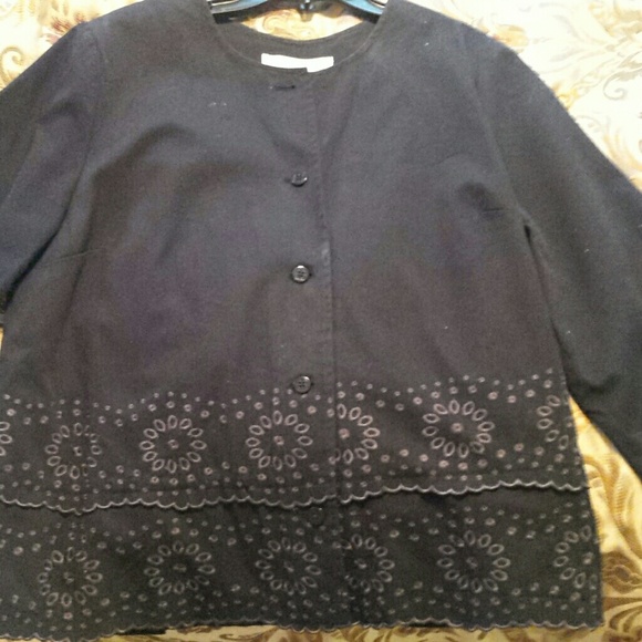 Liz Claiborne Black Shrug. Size Lg - Picture 3 of 4