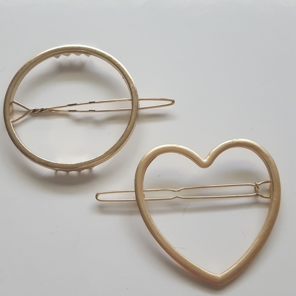 4 Hair Clips - Picture 2 of 4