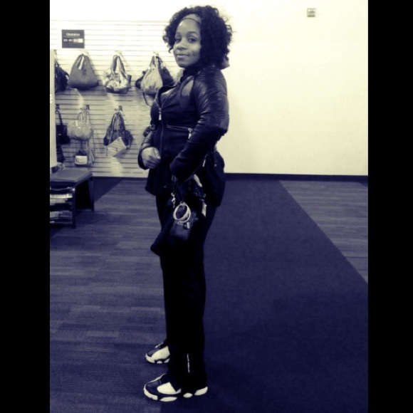 Meet Yvonne your Posh 👑Ambassador🥂 - Picture 4 of 5