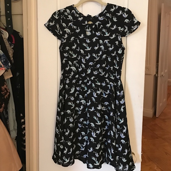 Peter Pan collar, bird patterned dress