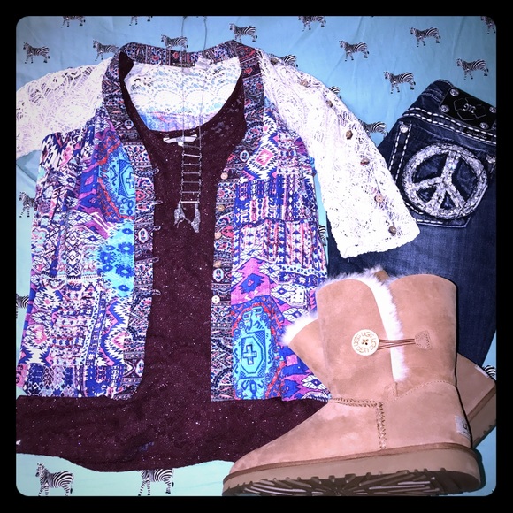 Gimmicks by BKE Cardigan