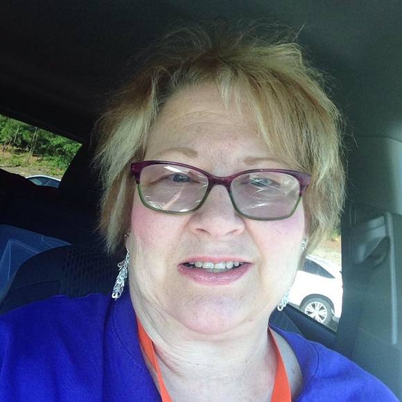 Meet your Posher, Melissa