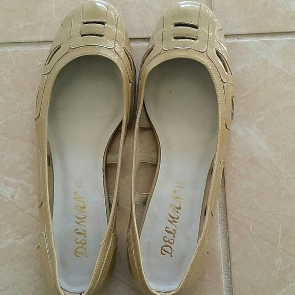 24 hr sale!Delman nude patent cut out ballet flats