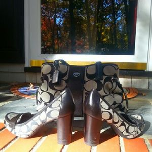 Coach Signature "Paulina" Black Stacked Heels  8.5