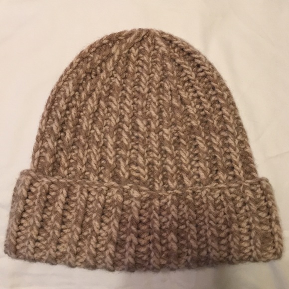 NWOT Abercrombie & Fitch Beannie