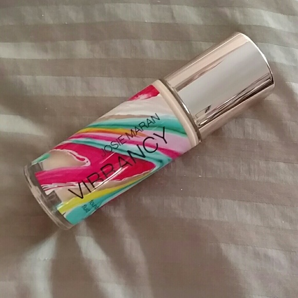 Josie Maran Vibrancy Foundation