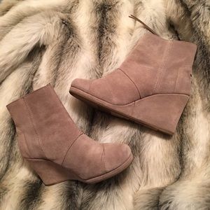 TOM booties