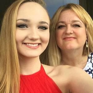 Meet your Posher, Claire