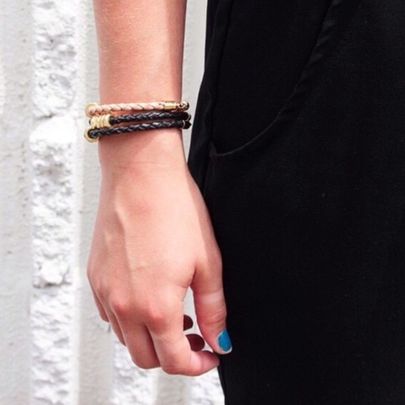 Honeybee Bracelet - Black - Picture 3 of 3