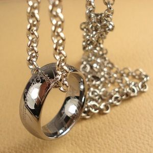 CLOSET CLOSING - Silver Ring Necklace