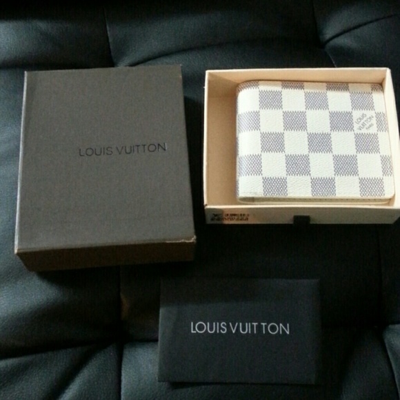 Louis vuitton men wallet new with out tags