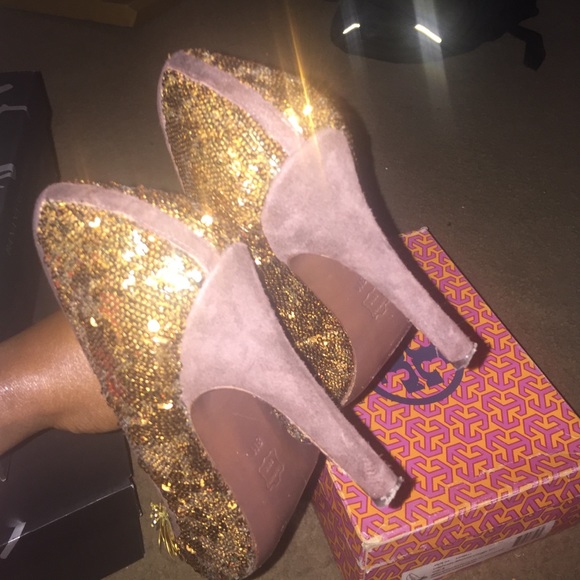 Tory Burch Shoes - Tory Burch Katrina Sequin Pumps Tory Burch Shoes - Tory Burch Katrina Sequin Pumps