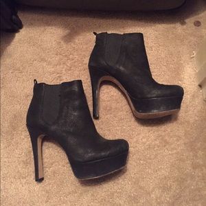 Vince Camuto ankle booties