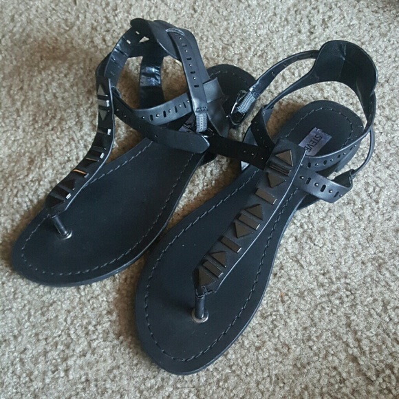 STEVE MADDEN Sandals