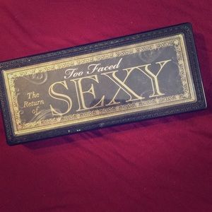 Too Faced The Return of Sexy