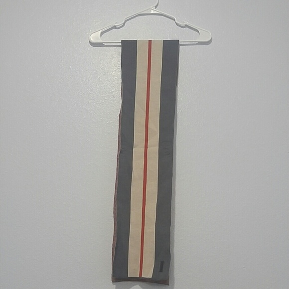 Levi's scarf