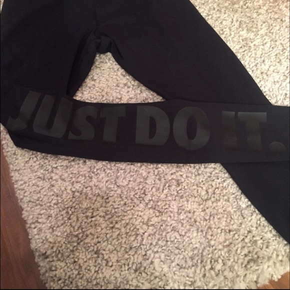 ❤️Nike Full Length "Just Do It" Leggings❤️ - Picture 2 of 4